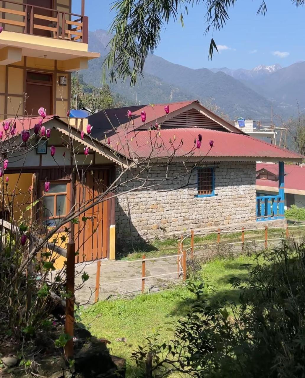 Daragaon Retreat Apartment Pelling Exterior photo